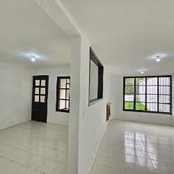 Casa en Venta Zona 1 de Mixco, Las Hojarascas