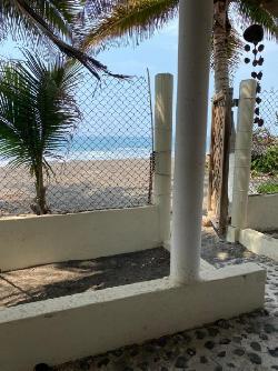 Casa Amueblada de Playa en Venta, Monterrico 