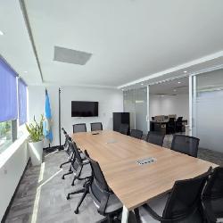 Oficina Amueblada y Equipada en Venta Zona 14 Europlaza