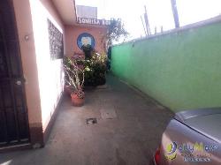 Casa en Venta a metros de la Terminal Chimaltenango 