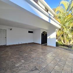 Casa en Venta en Condominio sobre Bulevar San Cristobal