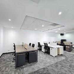 Oficina Amueblada y Equipada en Venta Zona 14 Europlaza