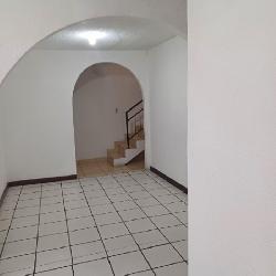 Casa en Renta Paisajes de San Cristóbal Zona 8 Mixco