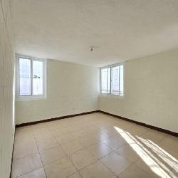 Casa en Renta San Cristóbal - Un Nivel y 4 Parqueos
