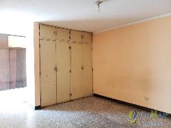 Casa en Venta sobre Bulevar San Jacinto Zona 10 Mixco