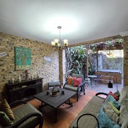 Casa en Venta en Condominio sobre Bulevar San Cristobal