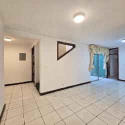 Casa en Renta Zona 16 Guatemala, afuera de garita