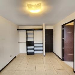 Apartamento en Renta Zona 11 Las Charcas (vacío)