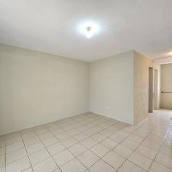 Casa en Venta San Cristóbal con 2 Locales o 5 Parqueos