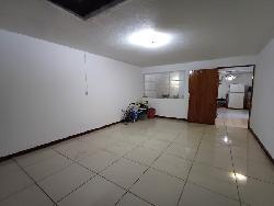 Casa en Renta Uso Comercial cerca de Calzada Roosevelt