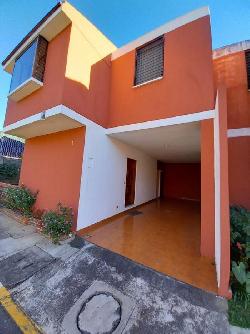 Casa en Renta en Zona 2 Guatemala, en condominio