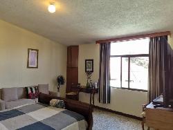 Casa y Apartamento en Venta San Cristóbal, sin garita.