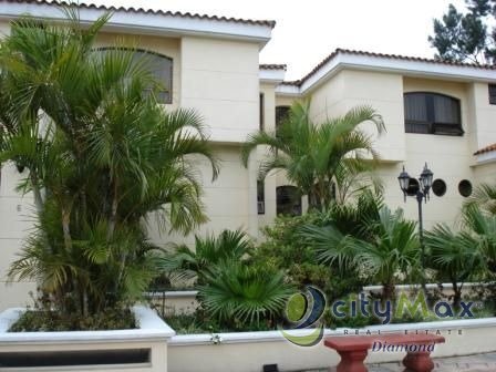 Apartamento Townhouse en Renta en Zona 10, Guatemala