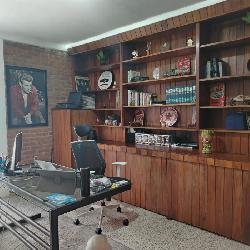 Venta de casa en Colonia Miraflores Sur zona 11