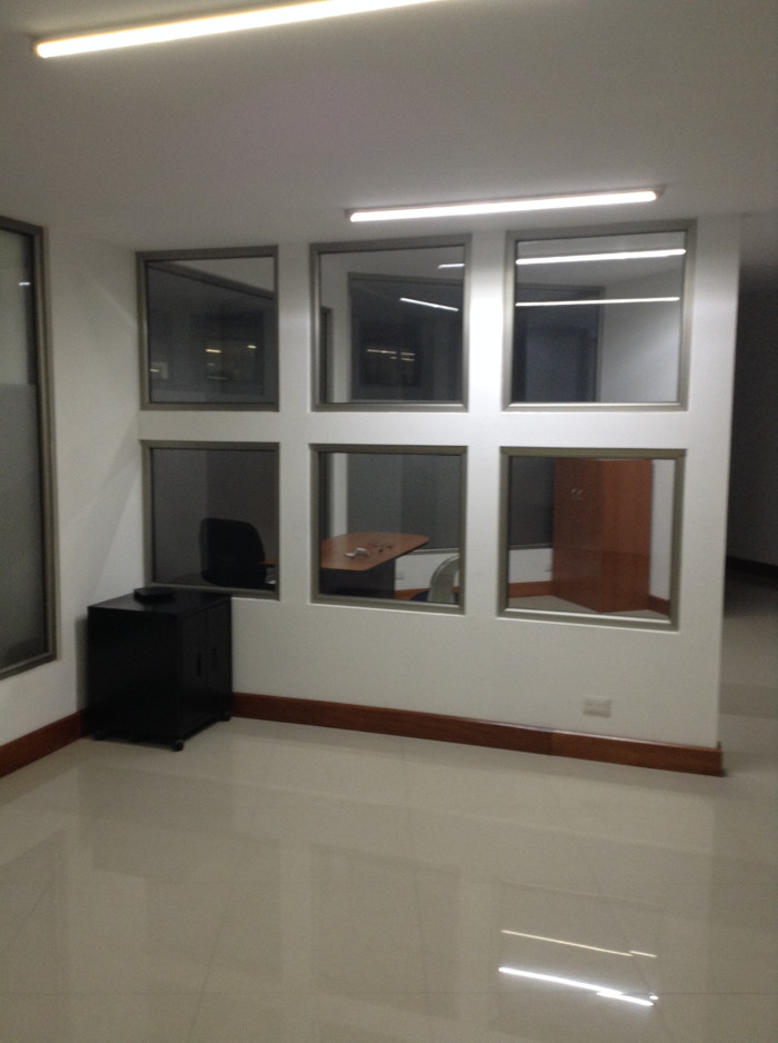 Edificio de Oficinas y Apartamentos en Venta Zona 14