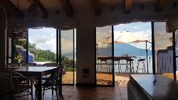 CASA VACACIONAL EN VENTA Y RENTA EN ATITLAN