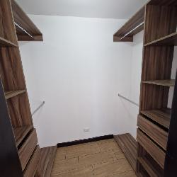 Apartamento en venta en zona 15 Edificio Praga