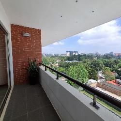 Apartamento en renta AMUEBLADO zona 14 Segheria