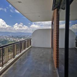 Alquiler de amplio apartamento Penthouse en Muxbal