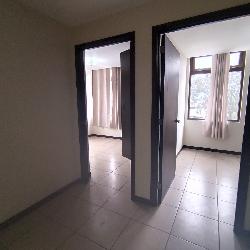 Apartamento en Venta en céntrico edificio zona 9