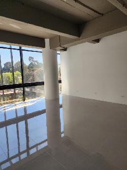 Oficina en renta y venta zona 14 edificio Nuevo