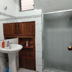 Venta de casa en Colonia Miraflores Sur zona 11