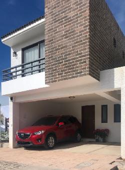 Casa en renta en condominio de Boca del Monte