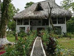 CASA VACACIONAL EN VENTA EN RIO DULCE PUERTO BARRIOS IZABAL GUATEMALA