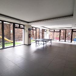 Apartamento en Venta en céntrico edificio zona 9