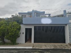 CASA EN VENTA EN PINARES DE SAN CRISTOBAL 