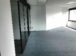 Alquiler Oficina con 131 m2 en Zona 10