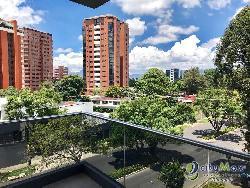 En venta apartamento en zona 14 nivel alto