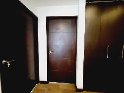 Apartamento en Renta en zona 10 a una cuadra Diagonal 6