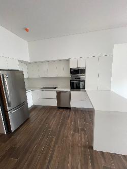 Apartamento Amueblado y Equipado en Renta en Zona 10