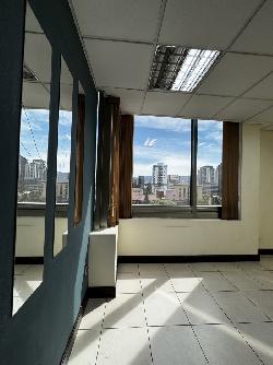 Oficina en Venta Zona 10