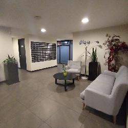 Apartamento en Venta en céntrico edificio zona 9