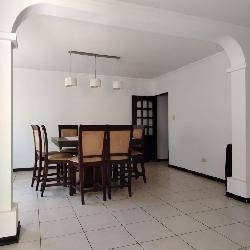 Casa en venta/renta Cañadas del Encinal Mixco