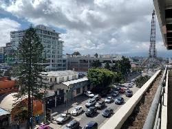  RENTA en zona 9, Oficina en moderno edificio nuevo