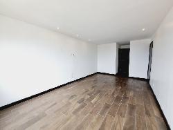 Apartamento en Renta en zona 10 a una cuadra Diagonal 6