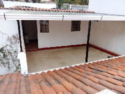 Amplia Casa en Venta en Las Hojarascas, Mixco