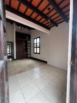 Casa con 5 habitaciones en Antigua Guatemala