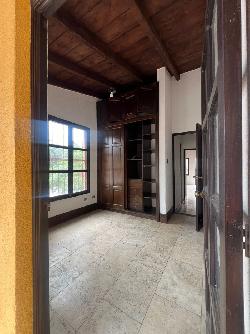 Casa con 5 habitaciones en Antigua Guatemala