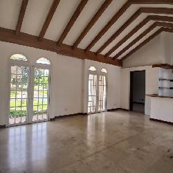 Exclusiva Casa en Venta Cayala Zona 16