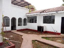 Amplia Casa en Venta en Las Hojarascas, Mixco