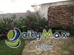 ¡CityMax vende casa en condominio en San Lucas!