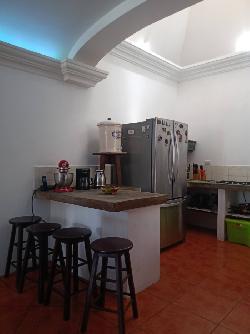 Se vende casa en residencial cercano a Antigua G.