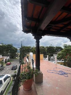 Casa con 5 habitaciones en Antigua Guatemala