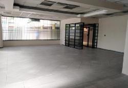 Local en venta en Gran portal Petapa Zona 12