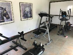 VENDO HERMOSA CASA EN ZONA 16 CERCA DE EMBAJADA AMERICA
