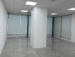 OFICINA EN VENTA / RENTA EN ZONA 10